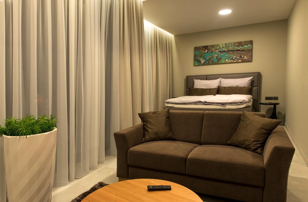 Mg Restaurace/Luxury Apartments 马达伯乐斯拉夫 外观 照片