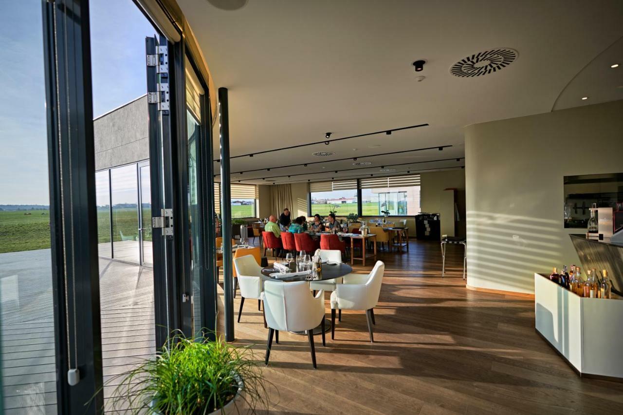 Mg Restaurace/Luxury Apartments 马达伯乐斯拉夫 外观 照片