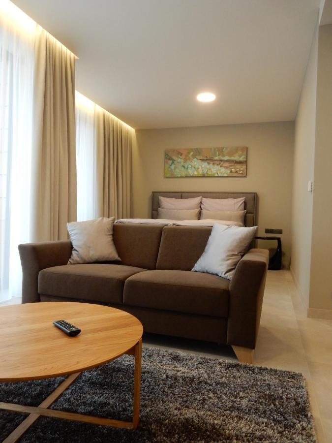 Mg Restaurace/Luxury Apartments 马达伯乐斯拉夫 外观 照片